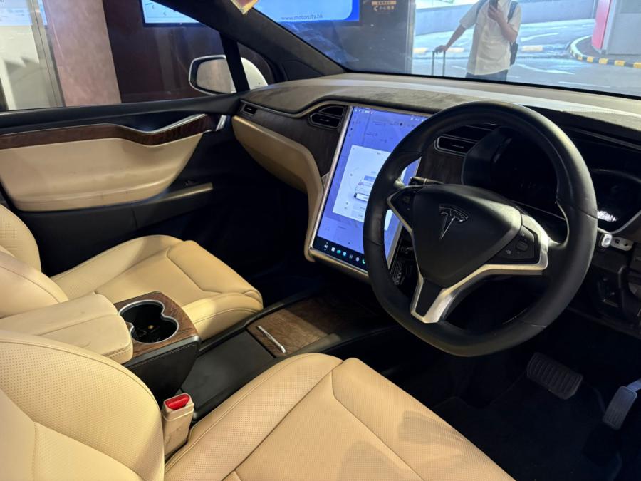 Model X 75D - Image 3